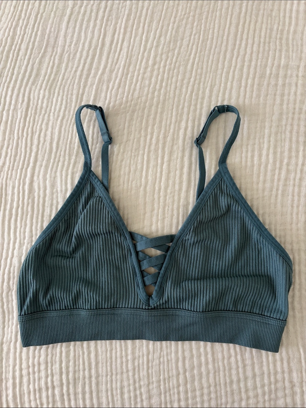 PINK Victoria’s Secret Ribbed Crisscross Bralette